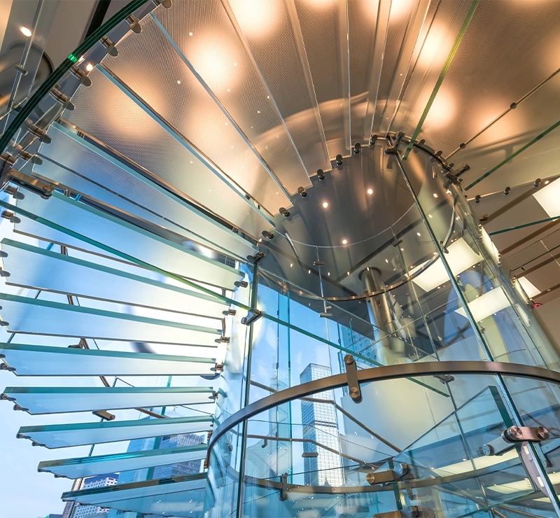 scala a chiocciola in vetro - architettura vetro - givrem_retail